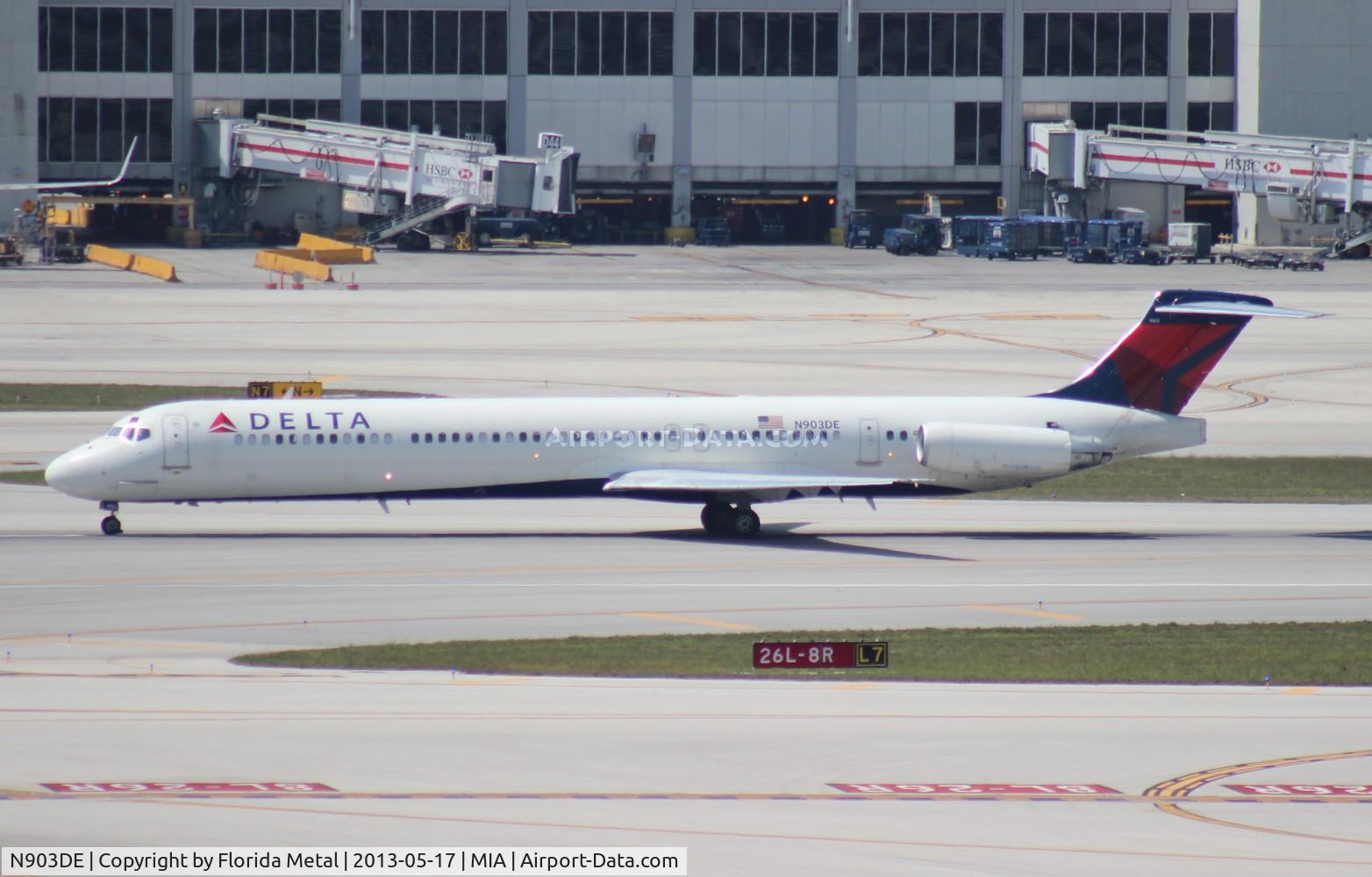 N903DE, 1992 McDonnell Douglas MD-88 C/N 53380, Delta MD-88