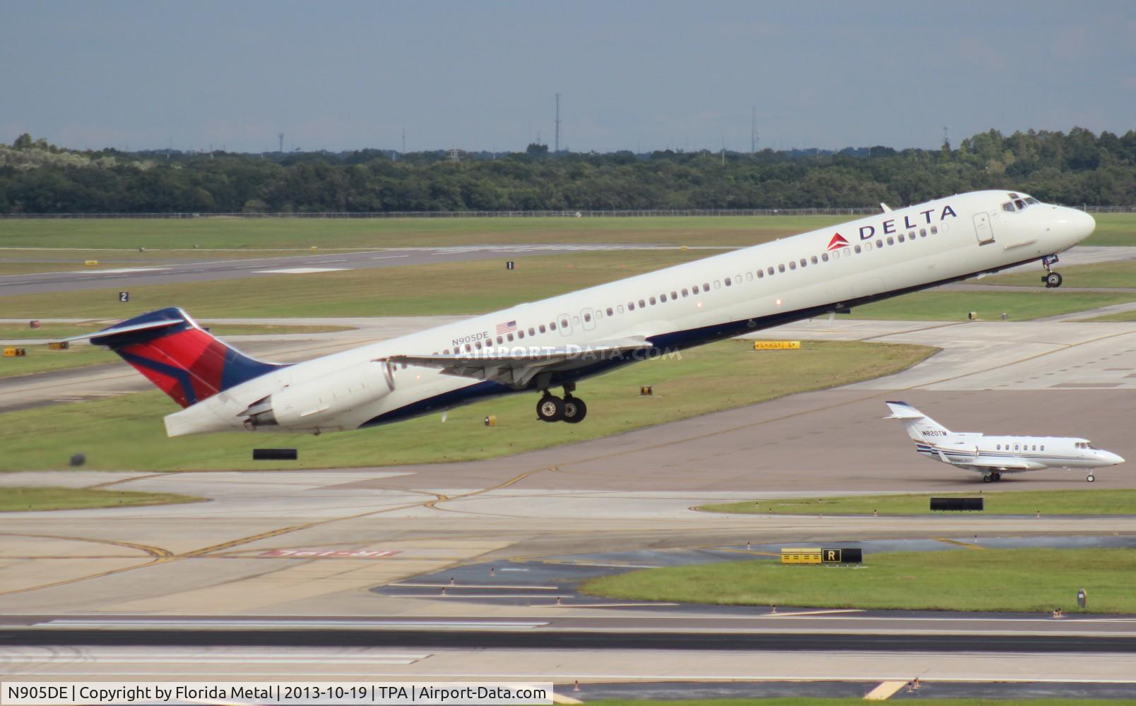 N905DE, 1992 McDonnell Douglas MD-88 C/N 53410, Delta MD-88