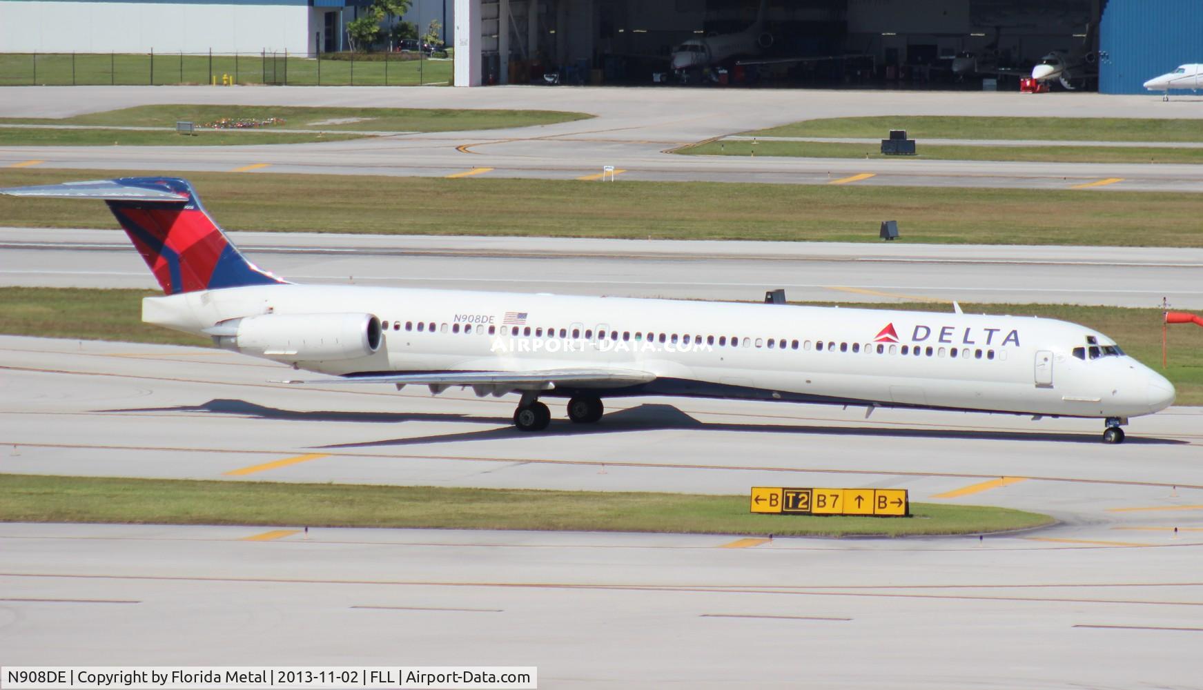 N908DE, 1992 McDonnell Douglas MD-88 C/N 53417, Delta MD-88