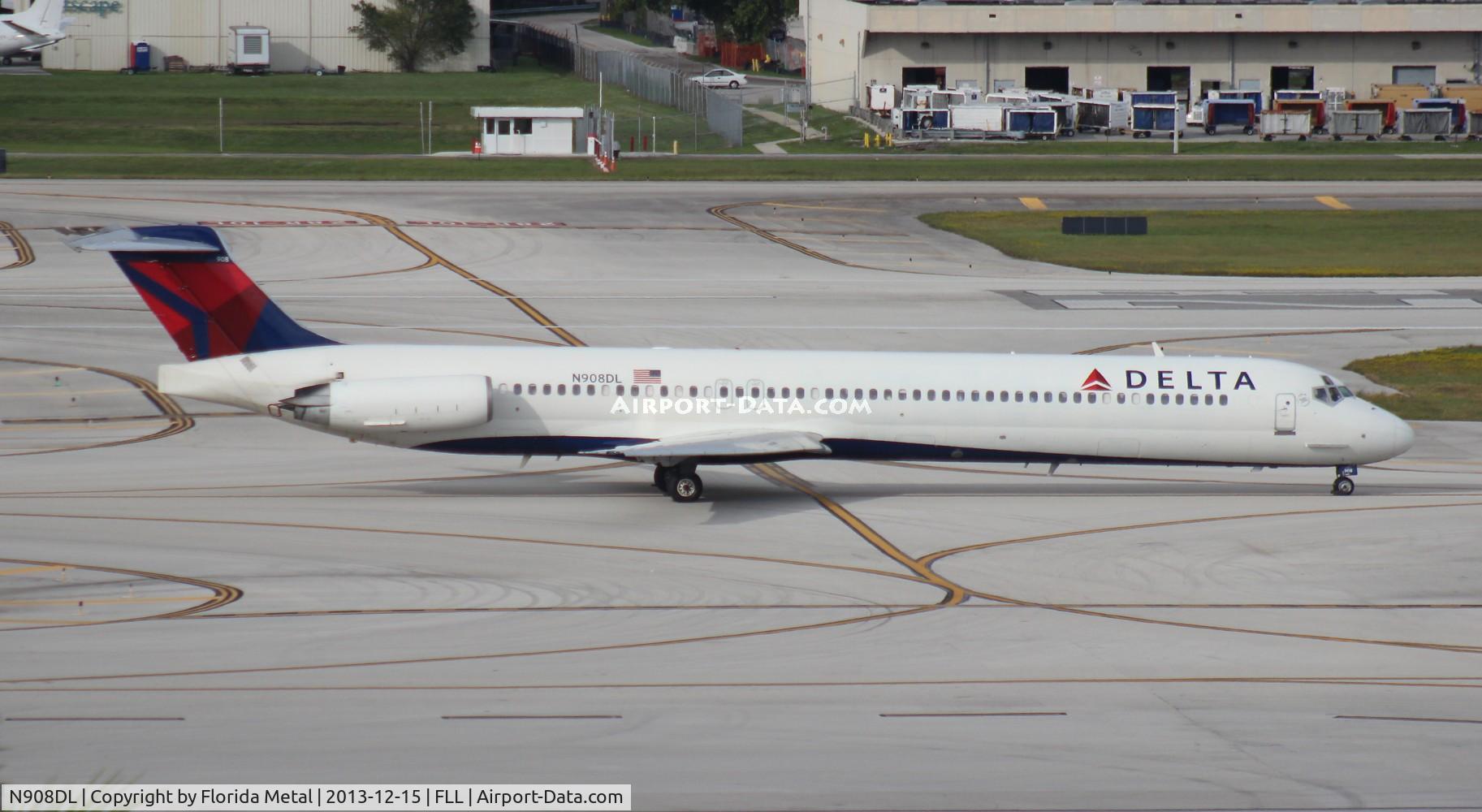 N908DL, 1987 McDonnell Douglas MD-88 C/N 49539, Delta MD-88