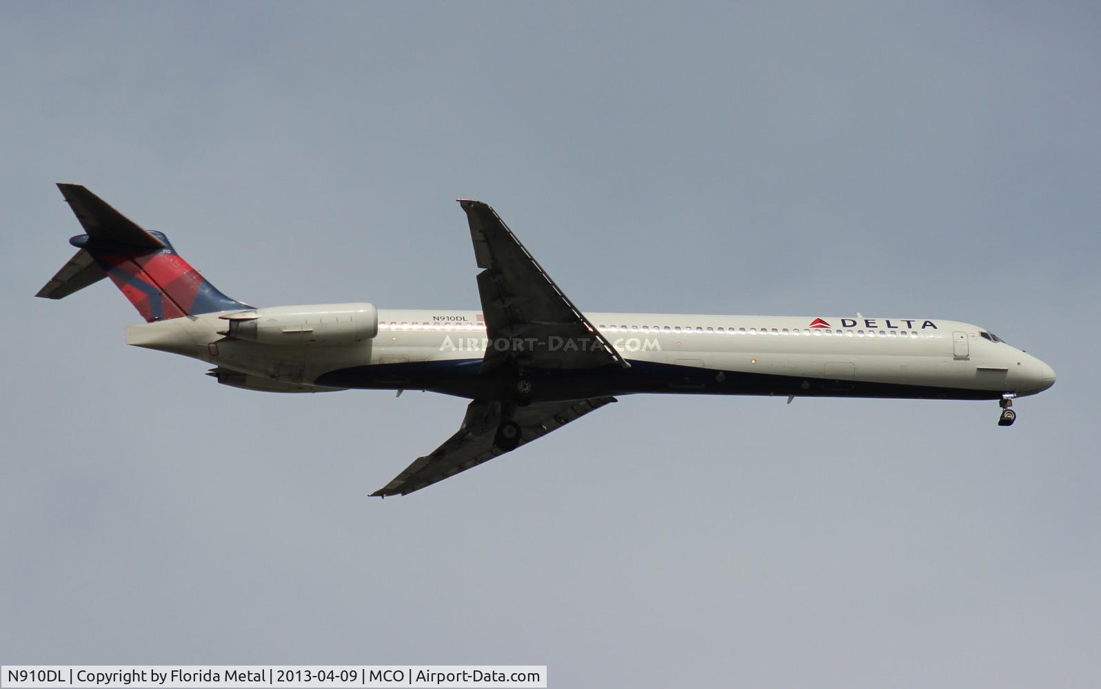 N910DL, 1987 McDonnell Douglas MD-88 C/N 49541, Delta MD-88