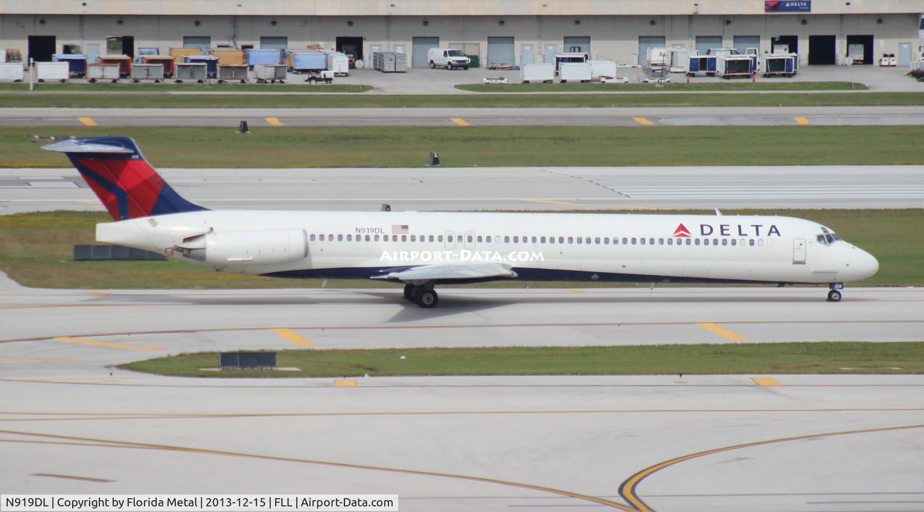 N919DL, 1988 McDonnell Douglas MD-88 C/N 49584, Delta MD-88