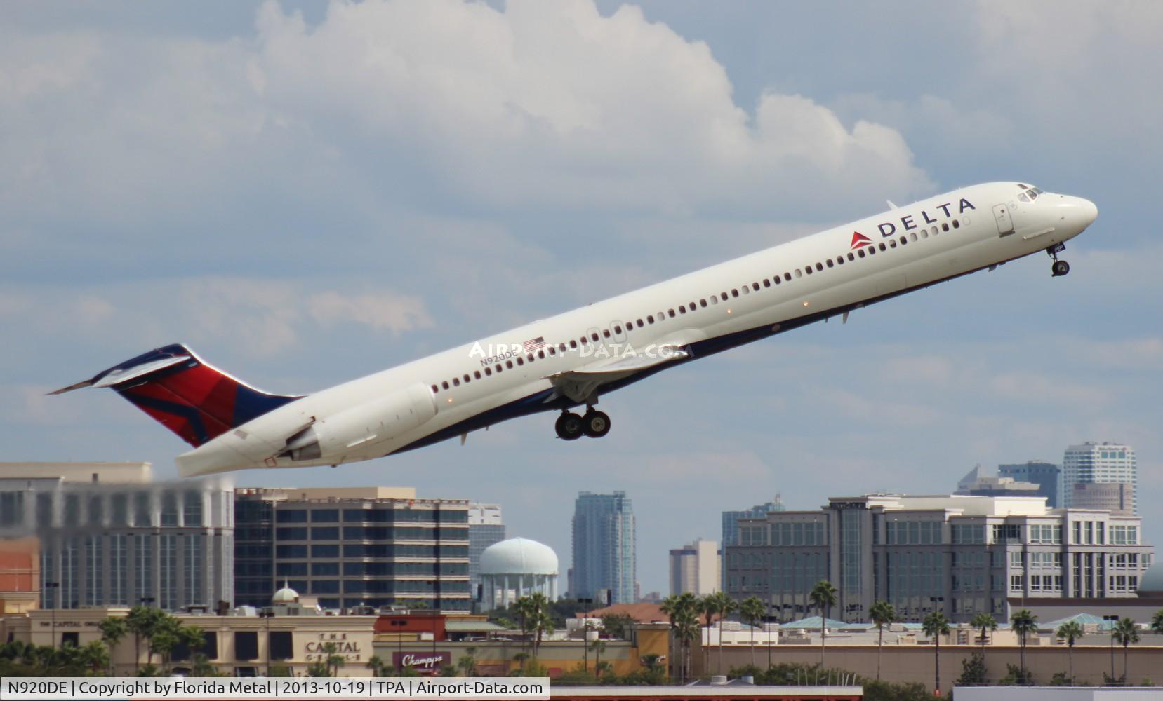 N920DE, 1993 McDonnell Douglas MD-88 C/N 53423, Delta MD-88