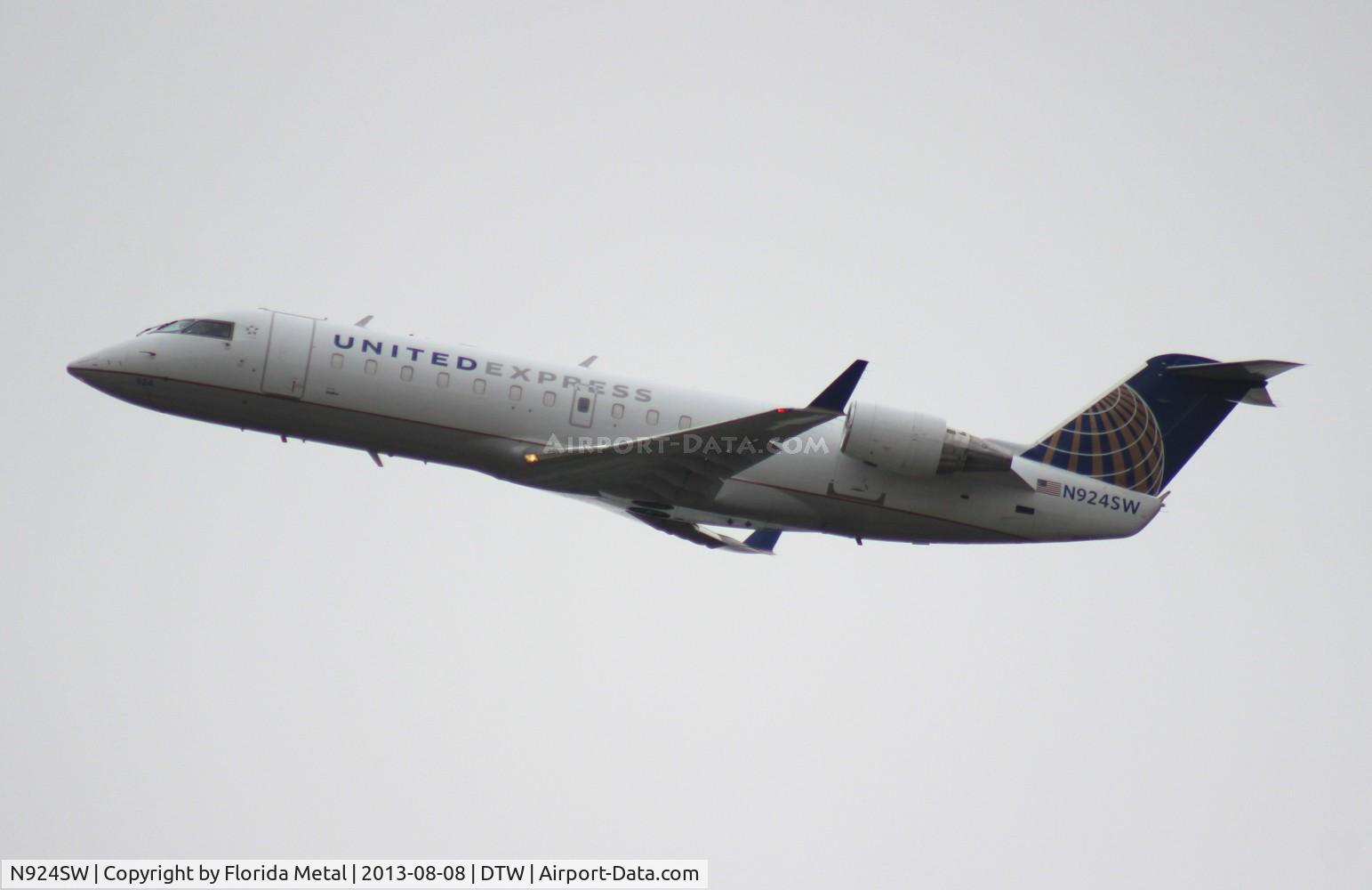 N924SW, 2002 Bombardier CRJ-200LR (CL-600-2B19) C/N 7681, Skywest (United Express) CRJ-200