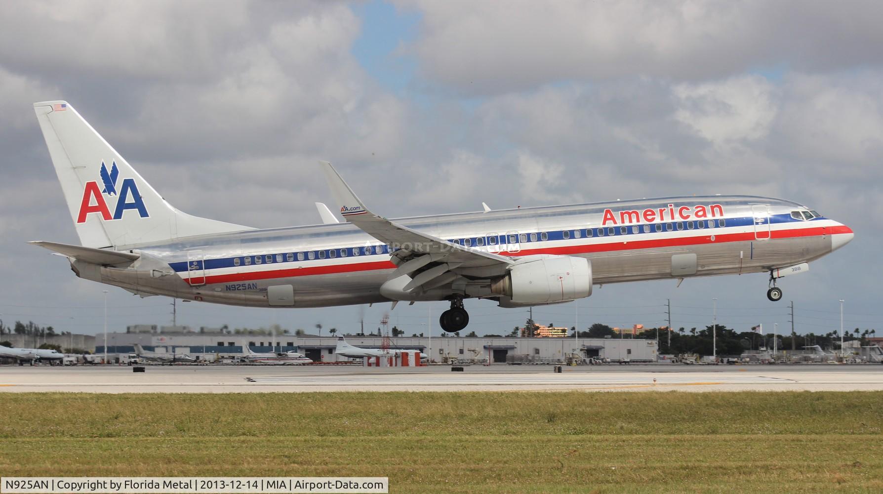 N925AN, 1999 Boeing 737-823 C/N 29526, American 737-800