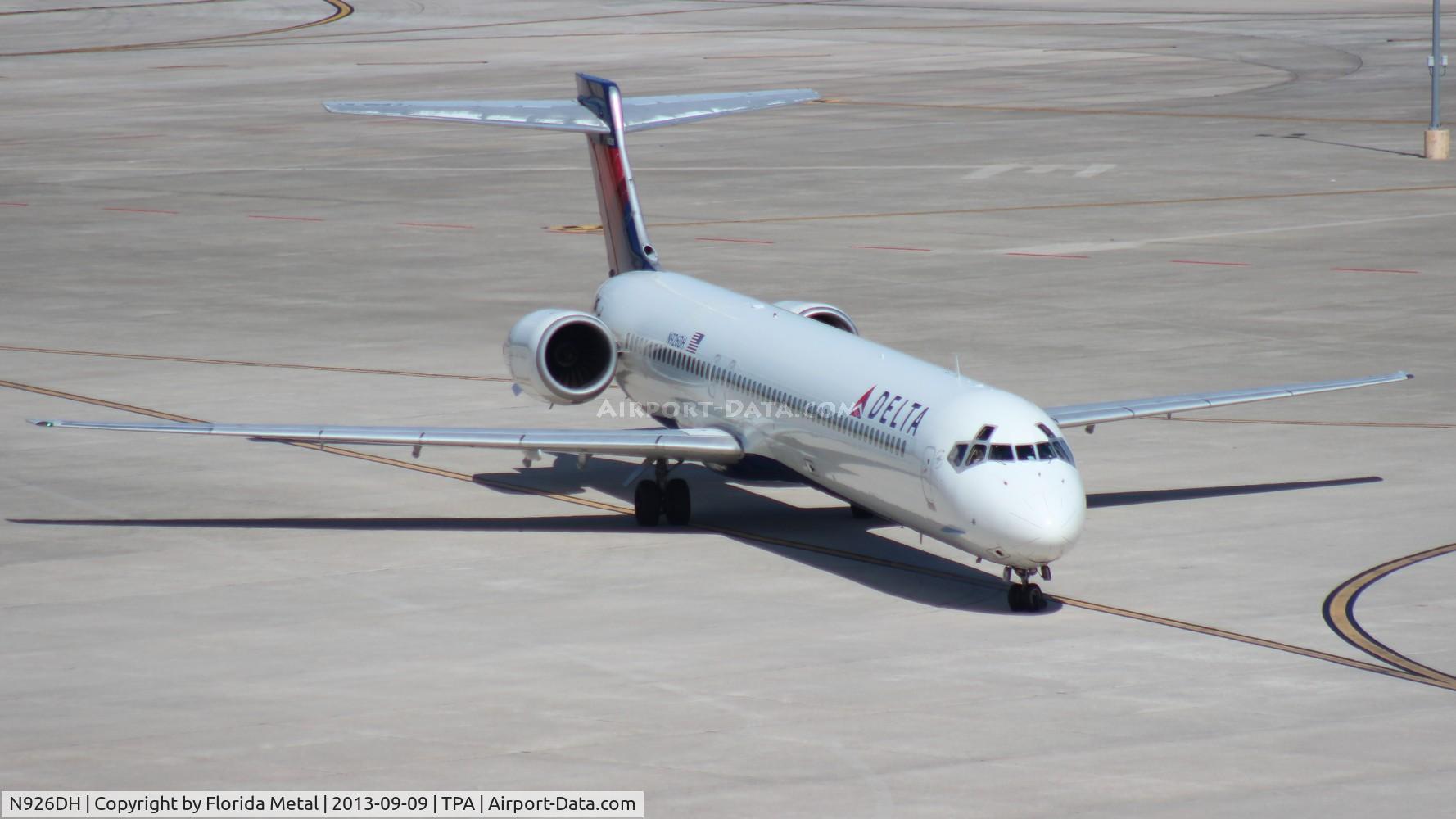 N926DH, 1998 McDonnell Douglas MD-90-30 C/N 53588, Delta MD-90