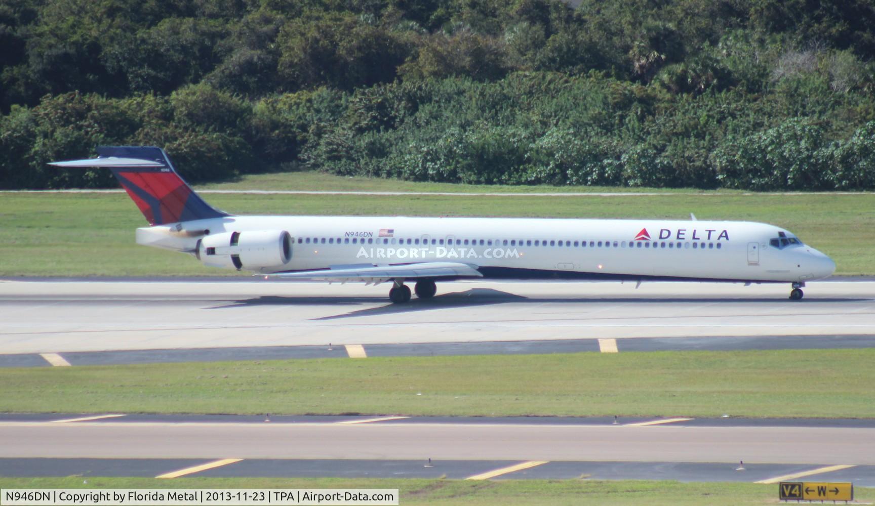 N946DN, 1995 McDonnell Douglas MD-90-30 C/N 53354, Delta MD-90