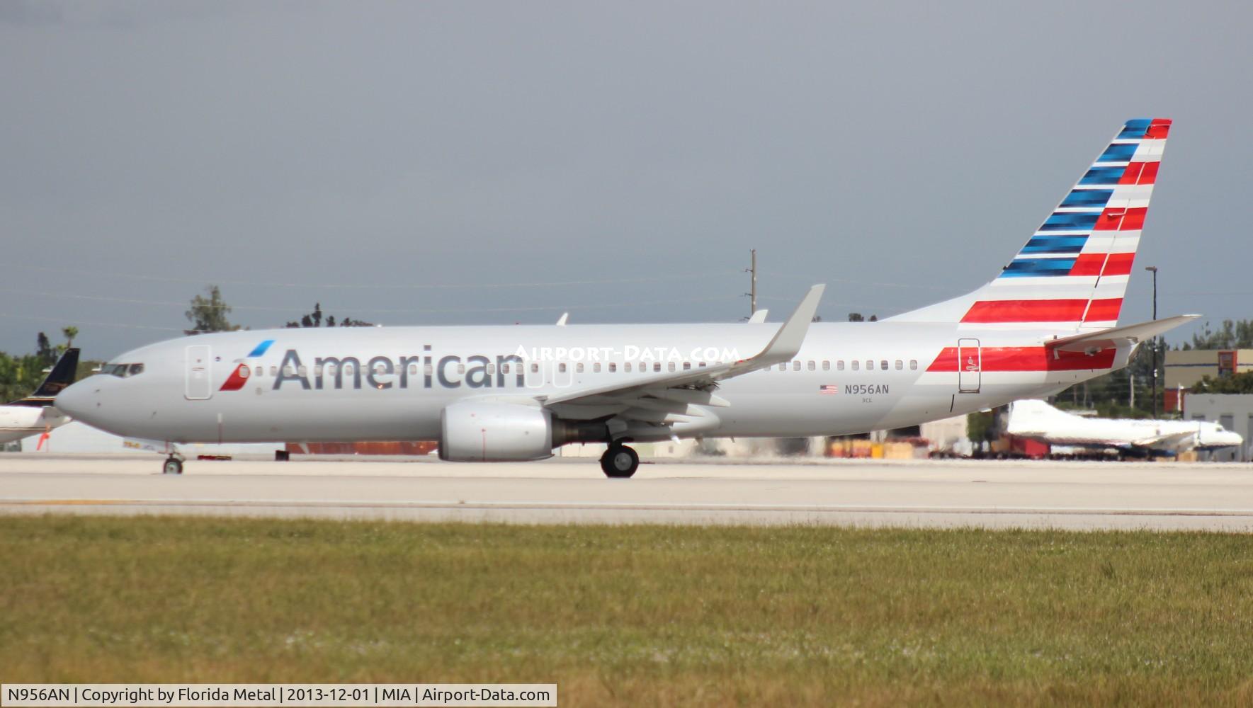 N956AN, 2001 Boeing 737-823 C/N 30090, American 737-800