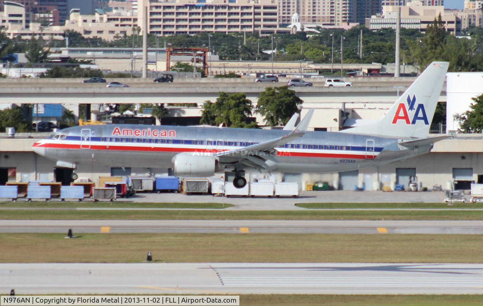 N976AN, 2001 Boeing 737-823 C/N 30099, American 737-800