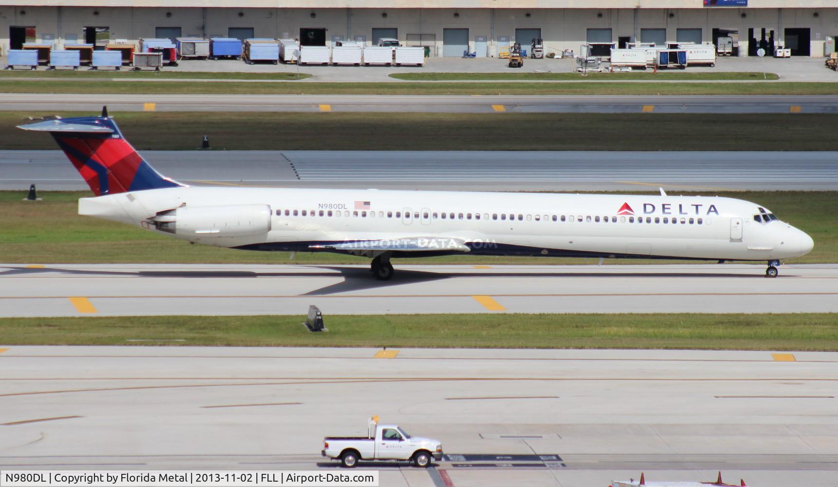 N980DL, 1991 McDonnell Douglas MD-88 C/N 53267, Delta MD-88