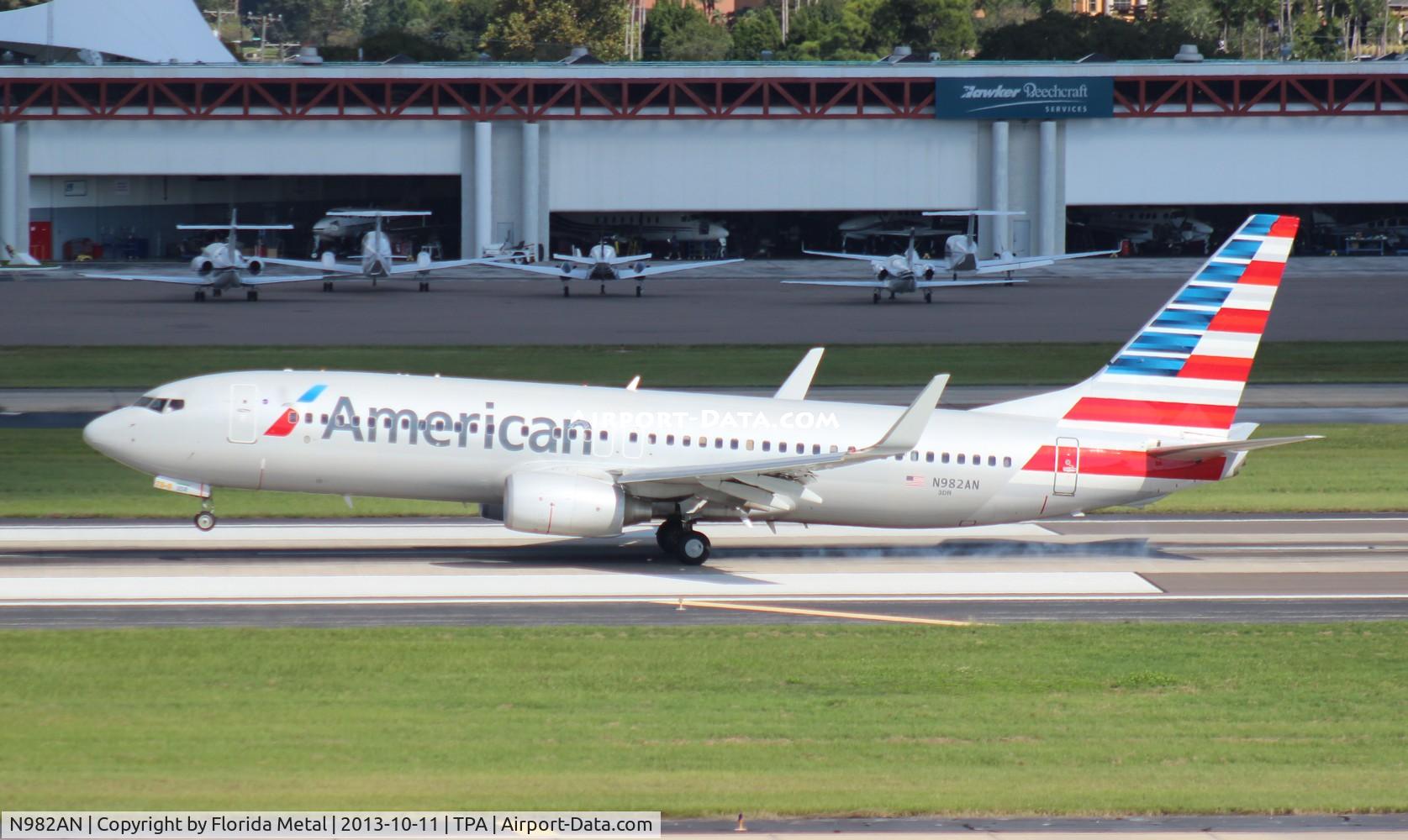 N982AN, 2009 Boeing 737-823 C/N 31067, American 737-800
