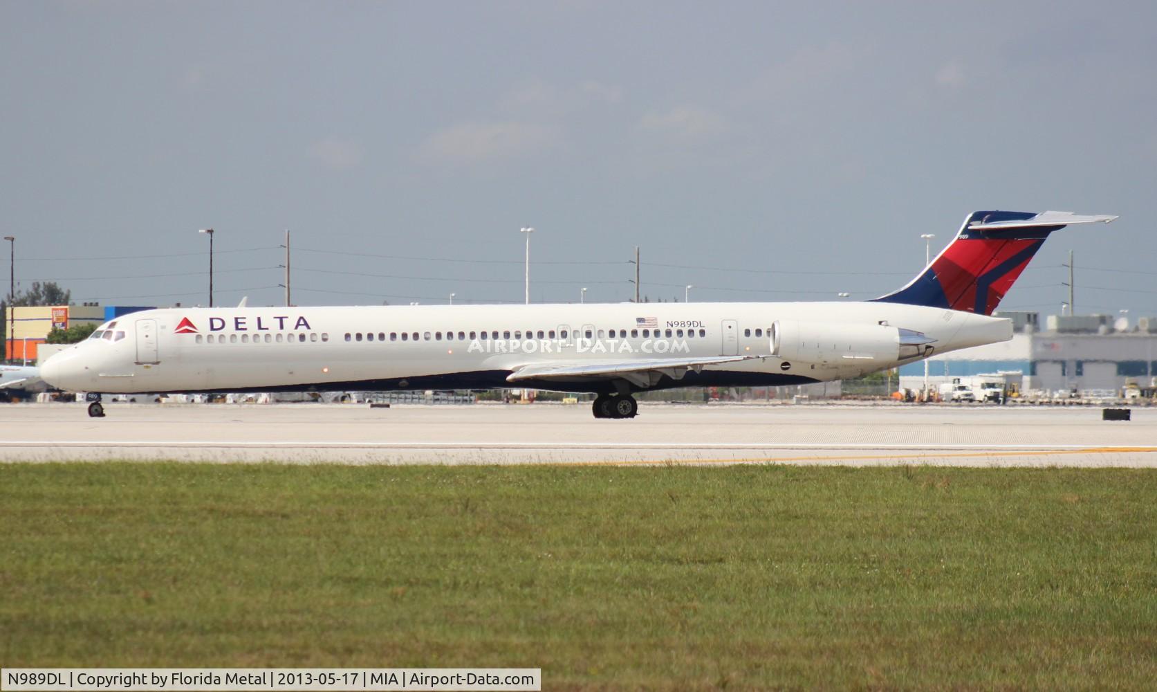 N989DL, 1991 McDonnell Douglas MD-88 C/N 53341, Delta MD-88