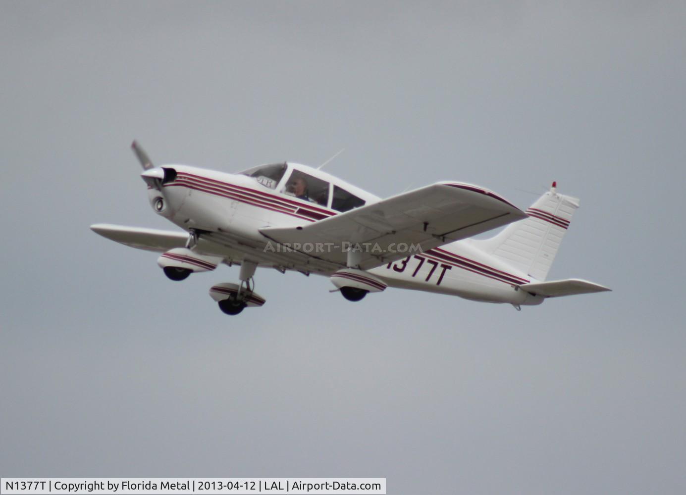 N1377T, 1972 Piper PA-28-140 C/N 28-7225487, PA-28-140