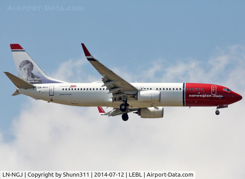 LN-NGJ, 2013 Boeing 737-8JP C/N 39021, Landing rwy 07R