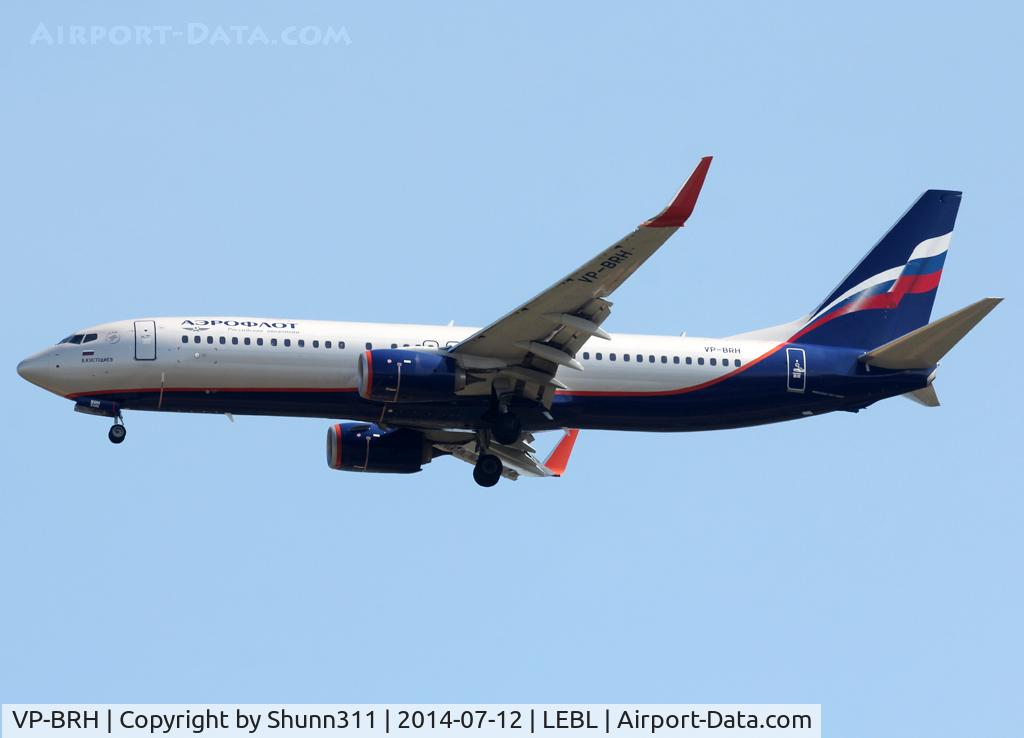 VP-BRH, 2013 Boeing 737-8LJ C/N 41196, Landing rwy 07L