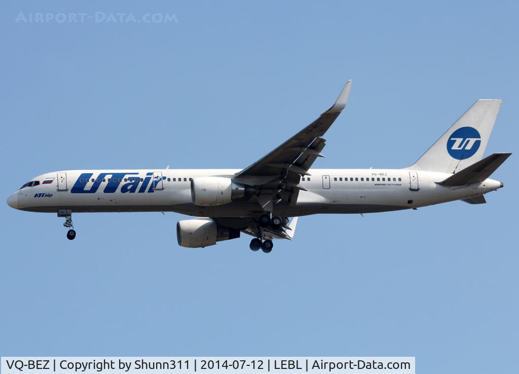 VQ-BEZ, 1999 Boeing 757-2Q8 C/N 29377, Landing rwy 07L