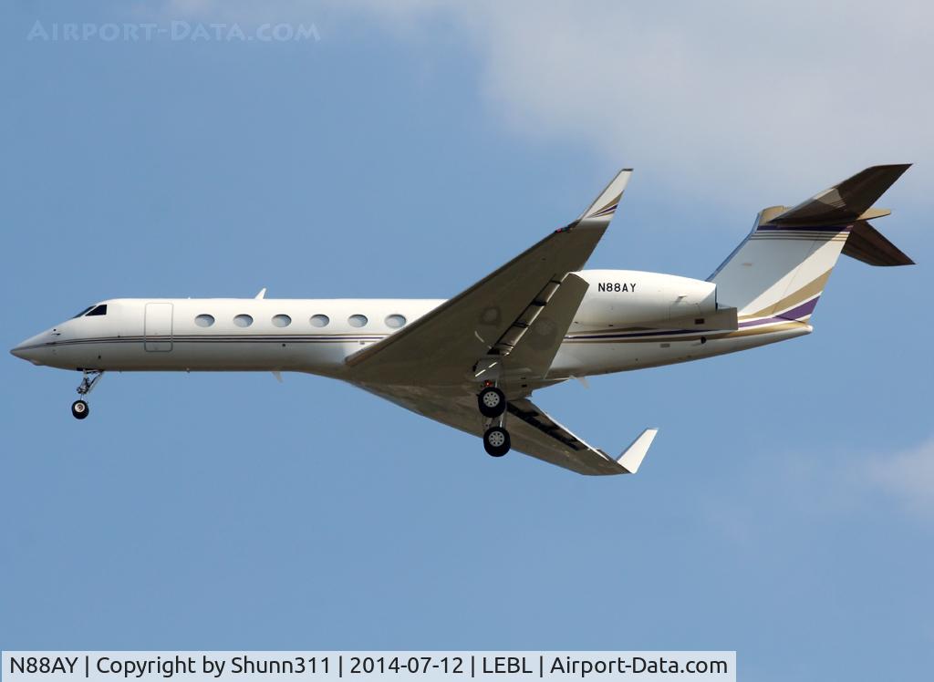 N88AY, Gulfstream Aerospace GV-SP (G550) C/N 5337, Landing rwy 07L