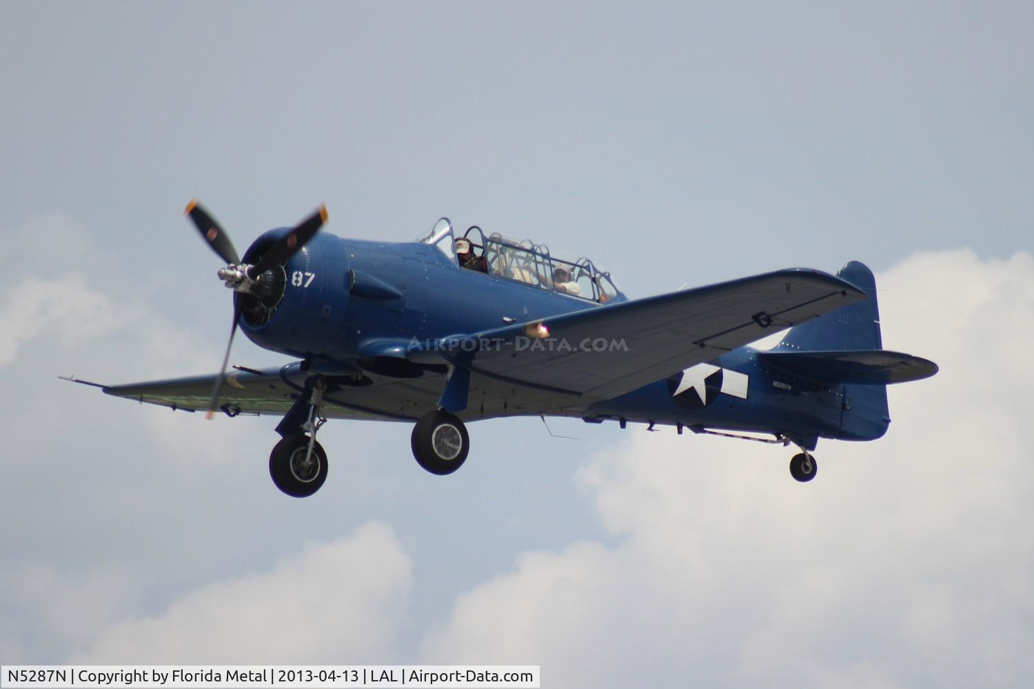 N5287N, 1942 North American SNJ-4 Texan C/N 88-9551, SNJ-4 departing Sun N Fun