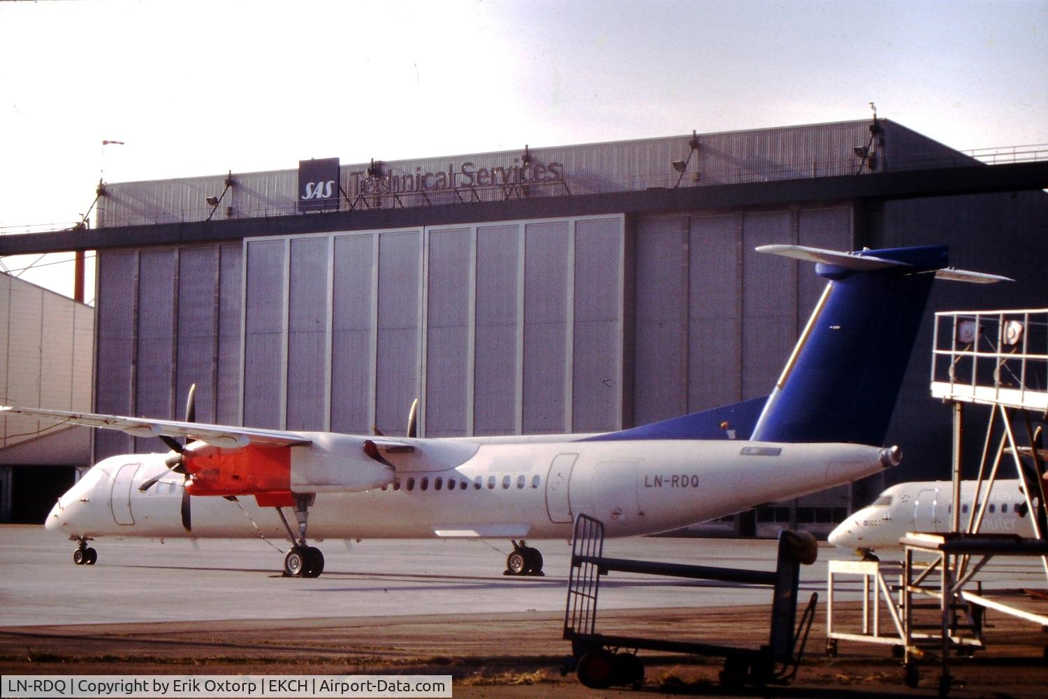 LN-RDQ, 1999 De Havilland Canada DHC-8-402Q Dash 8 C/N 4008, LN-RDQ, ex. SAS in CPH 2008-03