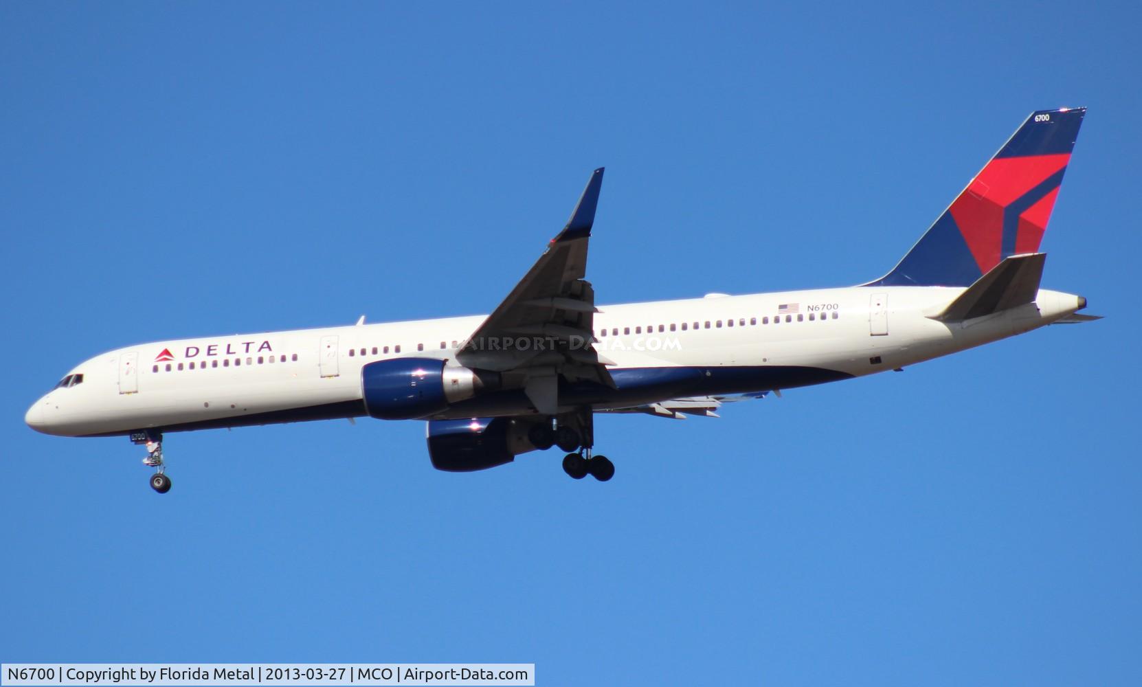 N6700, 1999 Boeing 757-232 C/N 30337, Delta 757-200