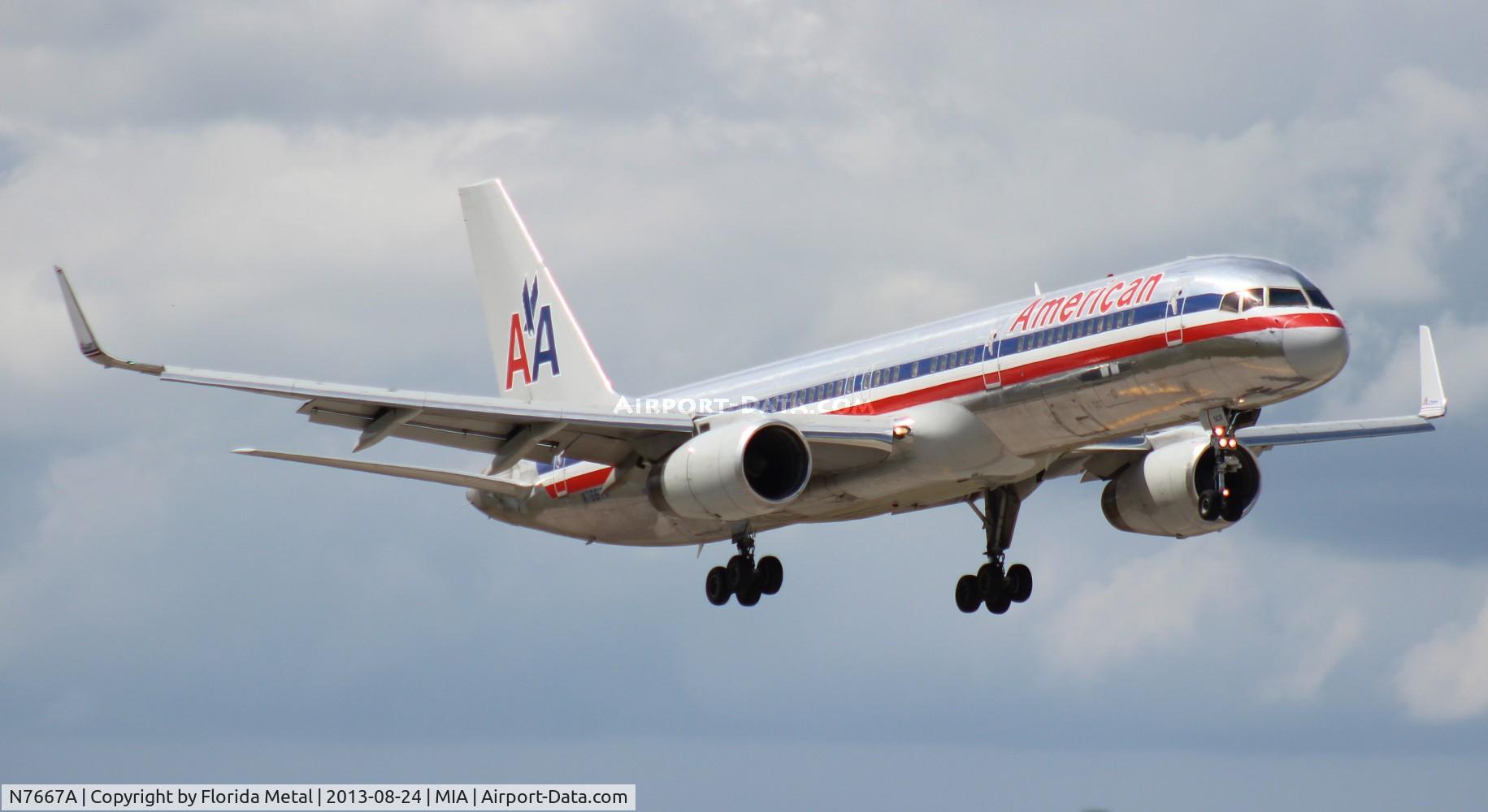 N7667A, 1992 Boeing 757-223 C/N 25301, American 757-200