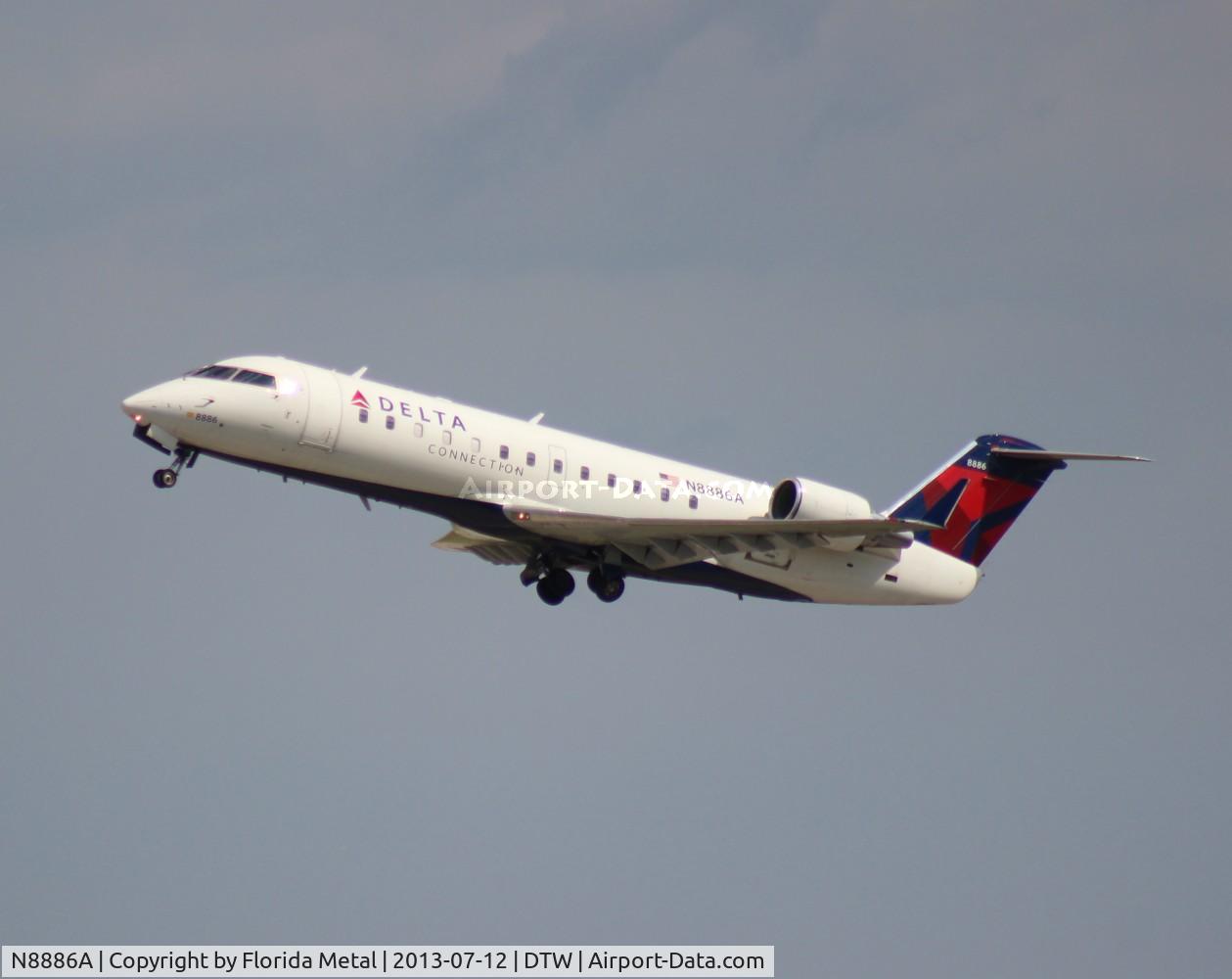 N8886A, 2003 Bombardier CRJ-200 (CL-600-2B19) C/N 7886, Delta Connection CRJ-200