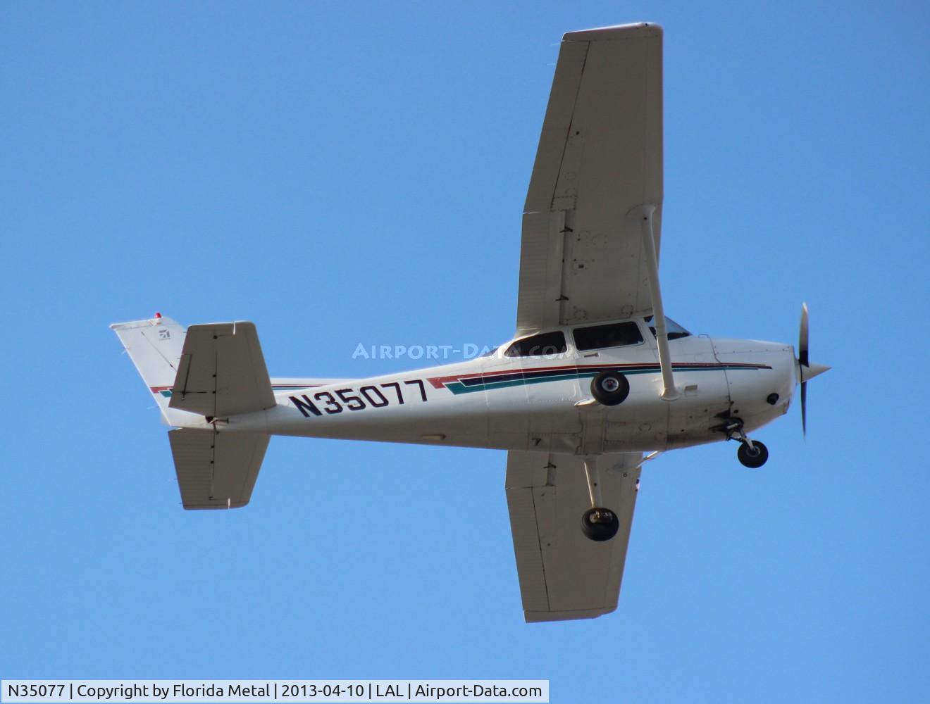 N35077, 2001 Cessna 172R C/N 17281062, Cessna 172R