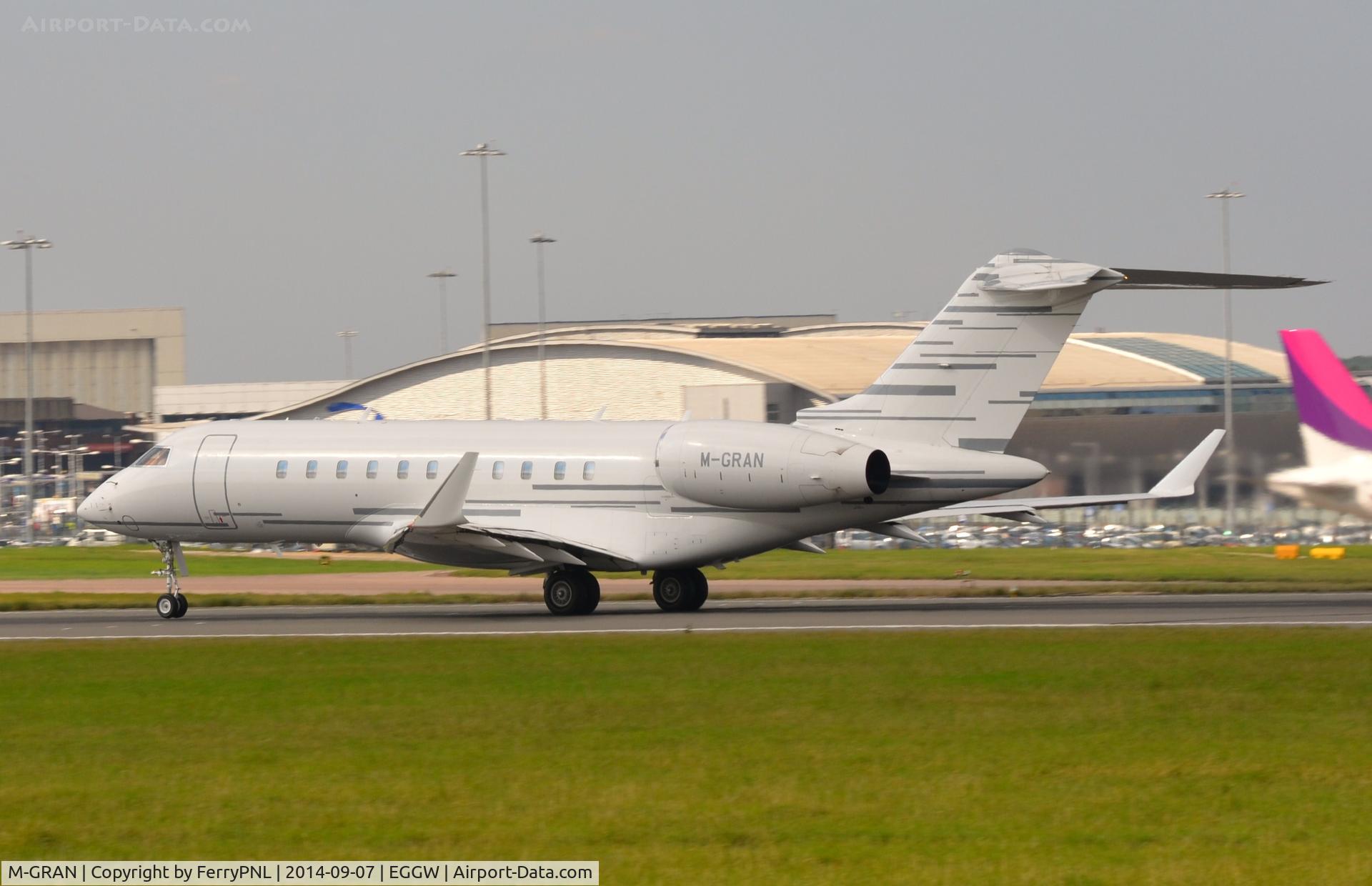 M-GRAN, 2009 Bombardier BD-700-1A11 Global 5000 C/N 9324, Take-off from Luton