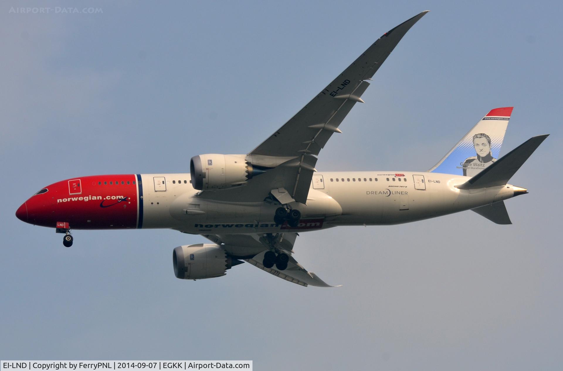 EI-LND, 2014 Boeing 787-8 Dreamliner C/N 35310, Norwegian B788 on approach to LGW.