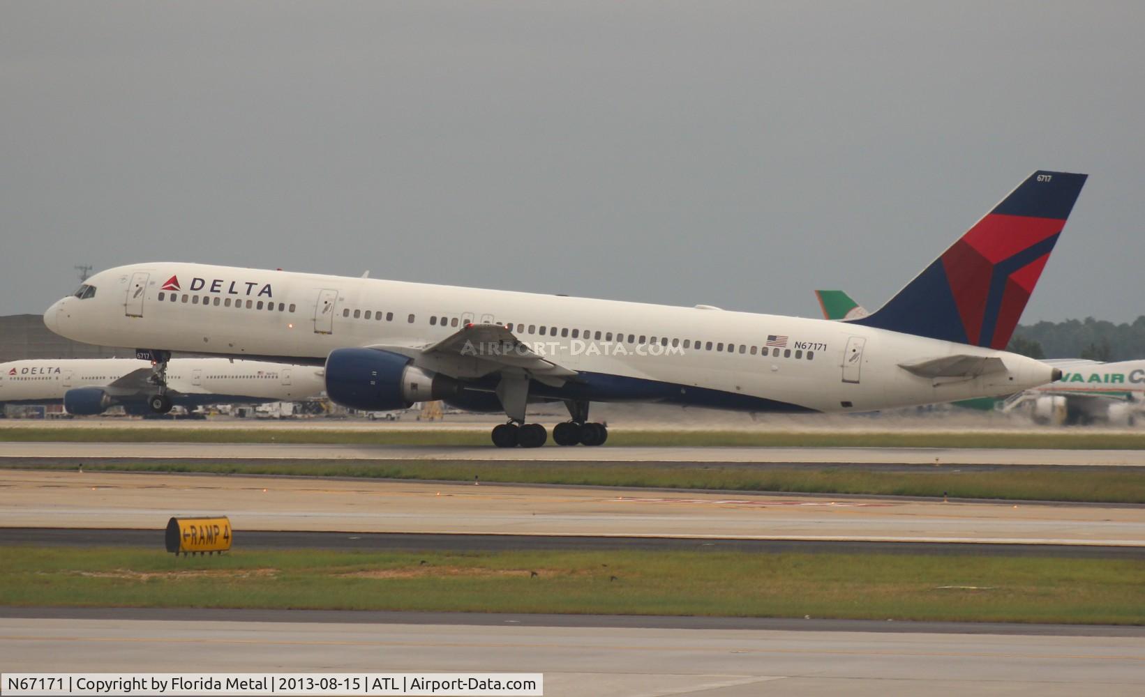 N67171, 2001 Boeing 757-232 C/N 30839, Delta 757-200