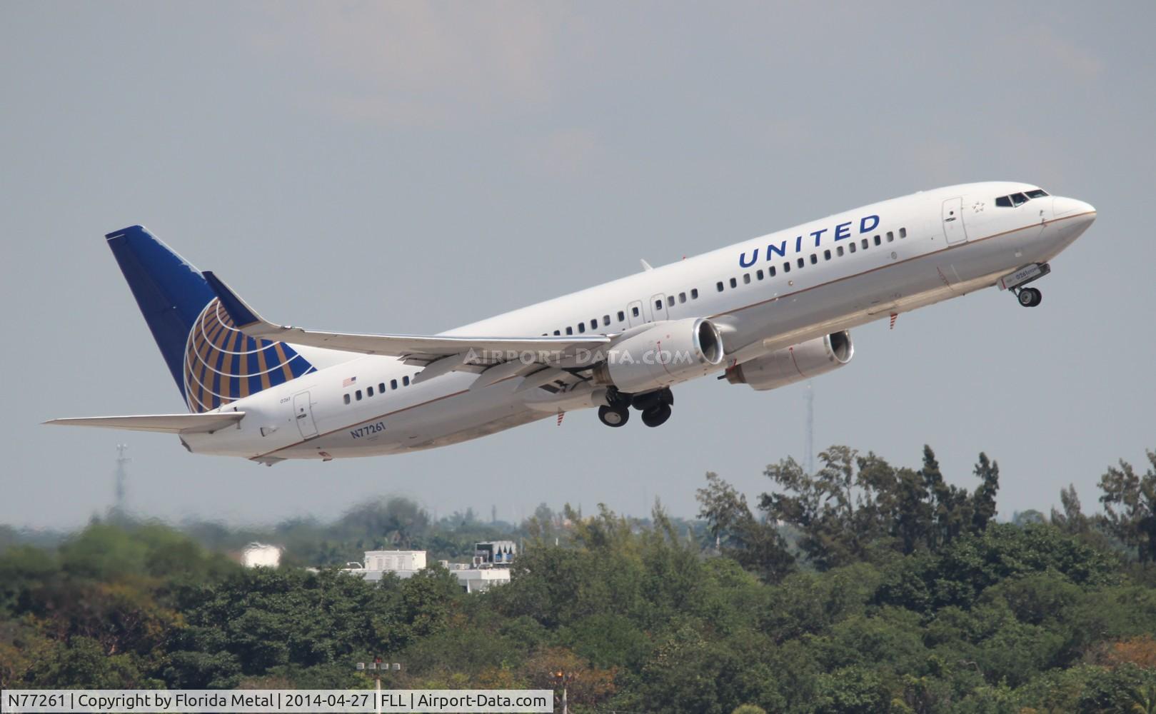 N77261, 2001 Boeing 737-824 C/N 31582, United 737-800