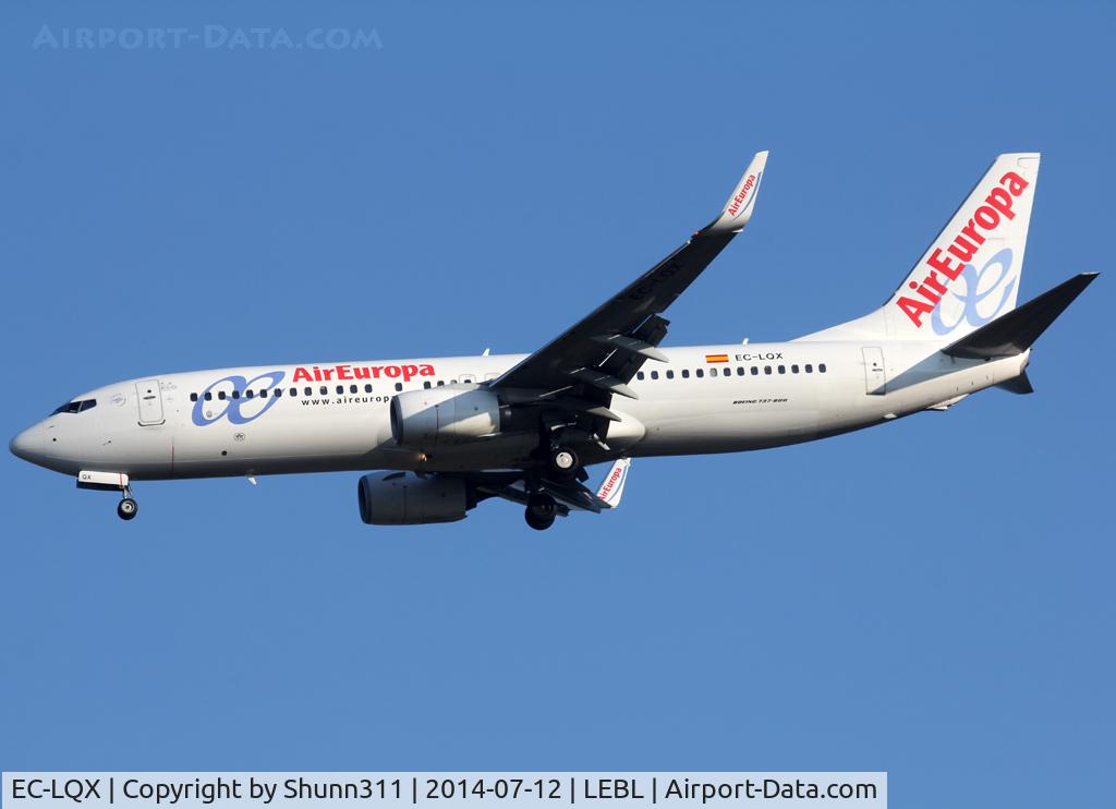 EC-LQX, 2012 Boeing 737-85P C/N 36589, Landing rwy 07L
