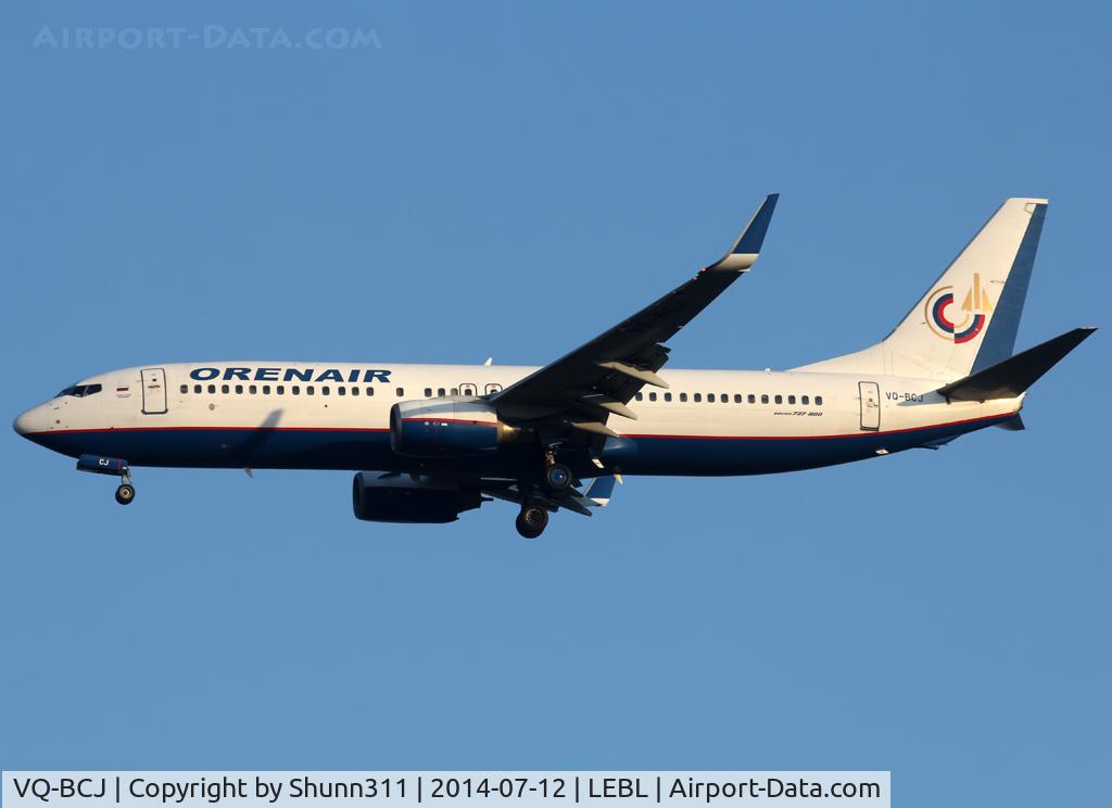 VQ-BCJ, 2001 Boeing 737-8AS C/N 29932, Landing rwy 07L