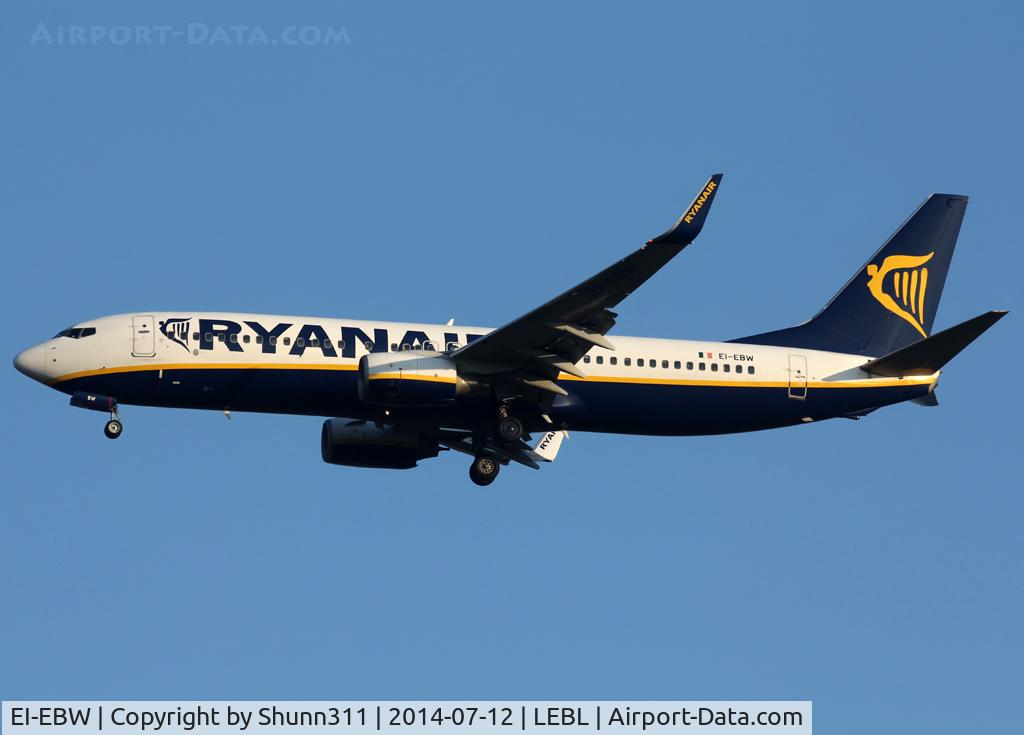 EI-EBW, 2009 Boeing 737-8AS C/N 35010, Landing rwy 07L