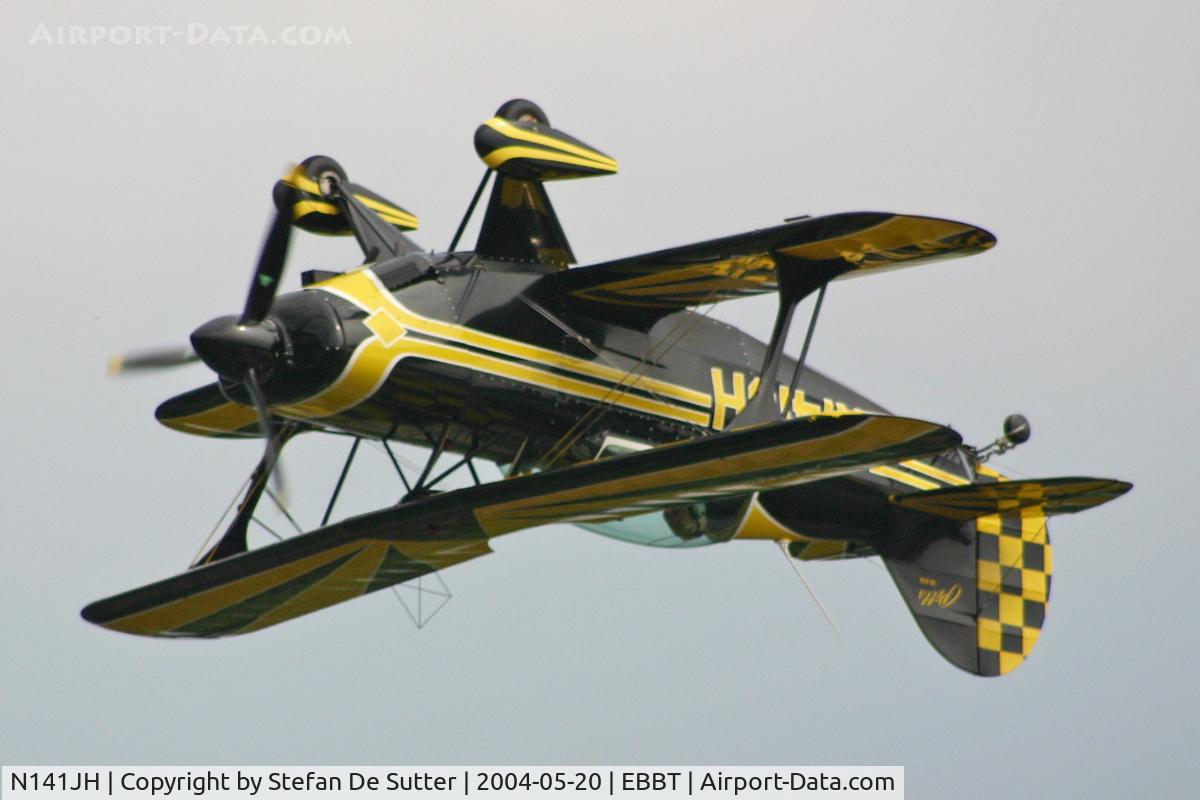 N141JH, 1991 Christen Pitts S-2B Special C/N 5201, Nice aerobatic session during the 2004 Chipmunk Fly-In.