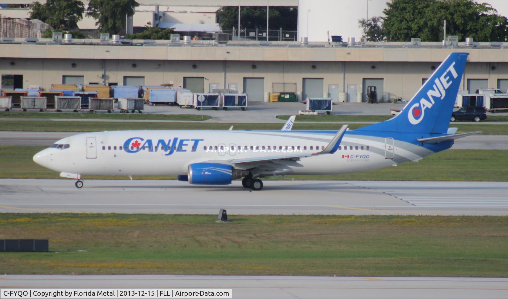 C-FYQO, 2002 Boeing 737-8AS C/N 29934, Canjet 737-800