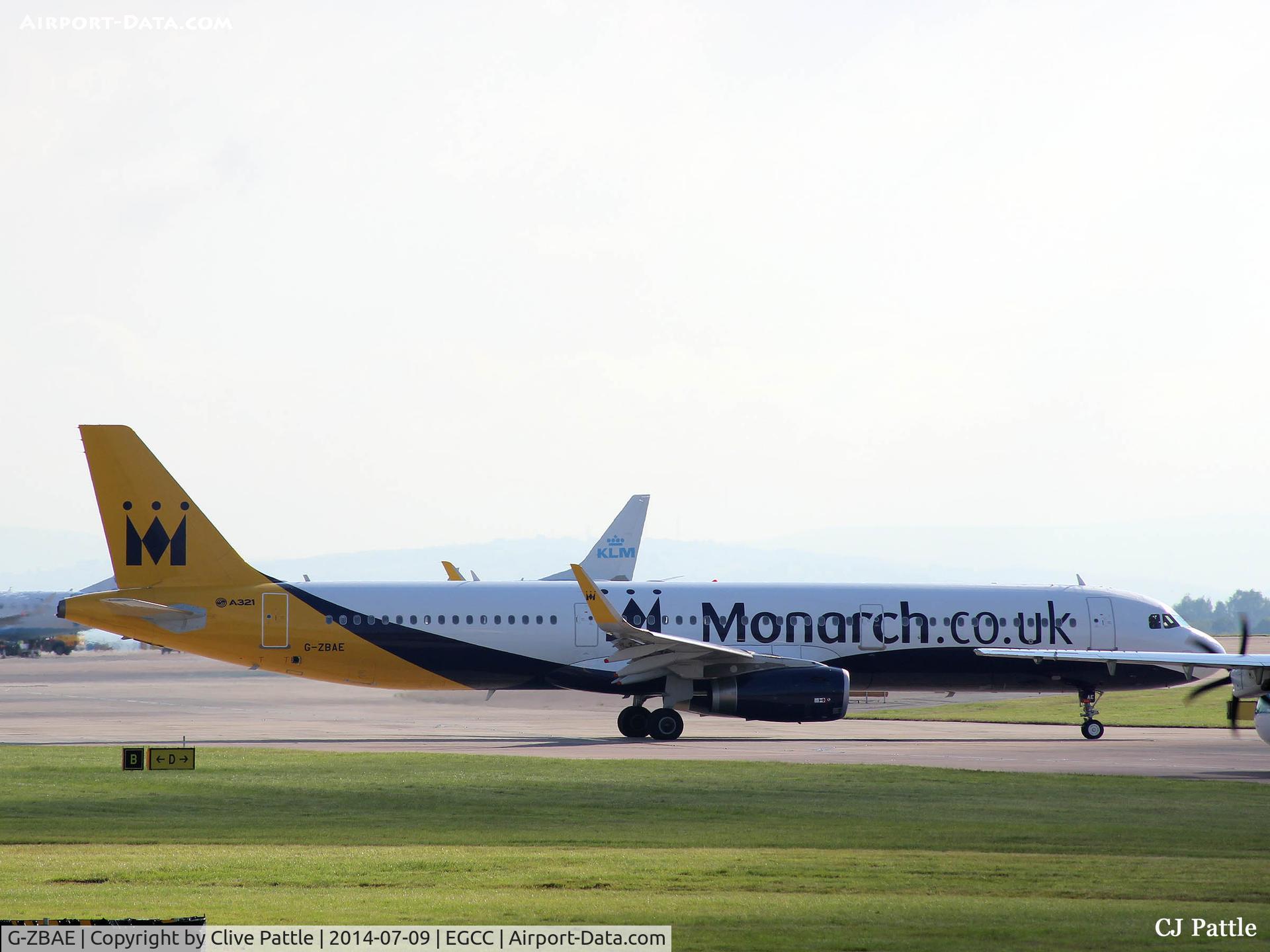G-ZBAE, 2013 Airbus A321-231 C/N 5606, EGCC action