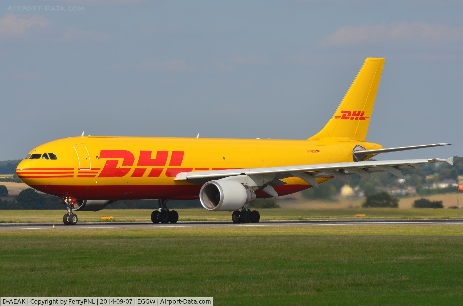 D-AEAK, 1992 Airbus A300B4-622R(F) C/N 670, DHL A306F starting its take-off run in LTN