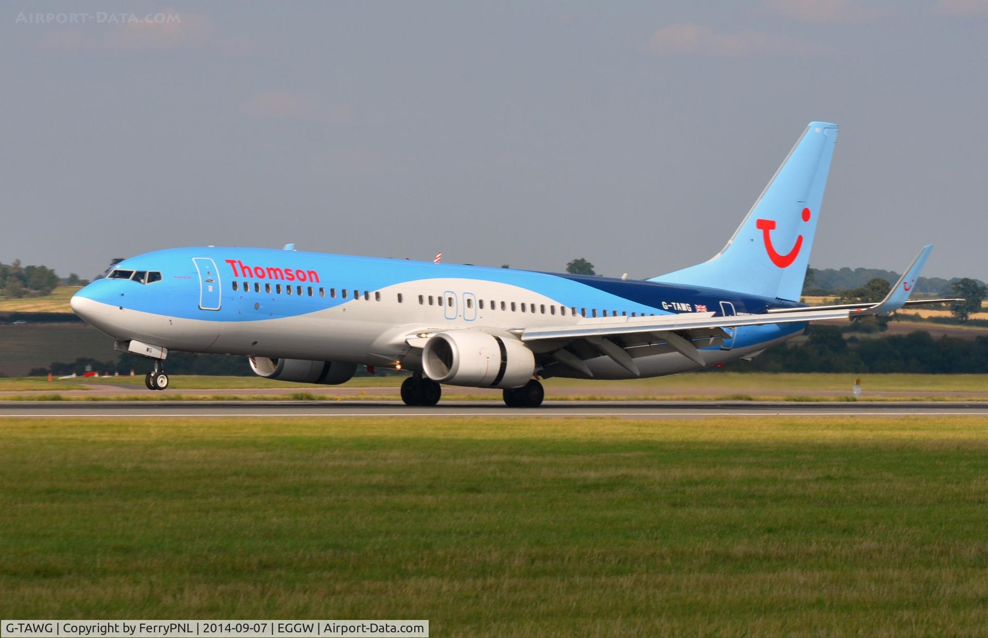 G-TAWG, 2012 Boeing 737-8K5 C/N 37266, Thomson B738 landing