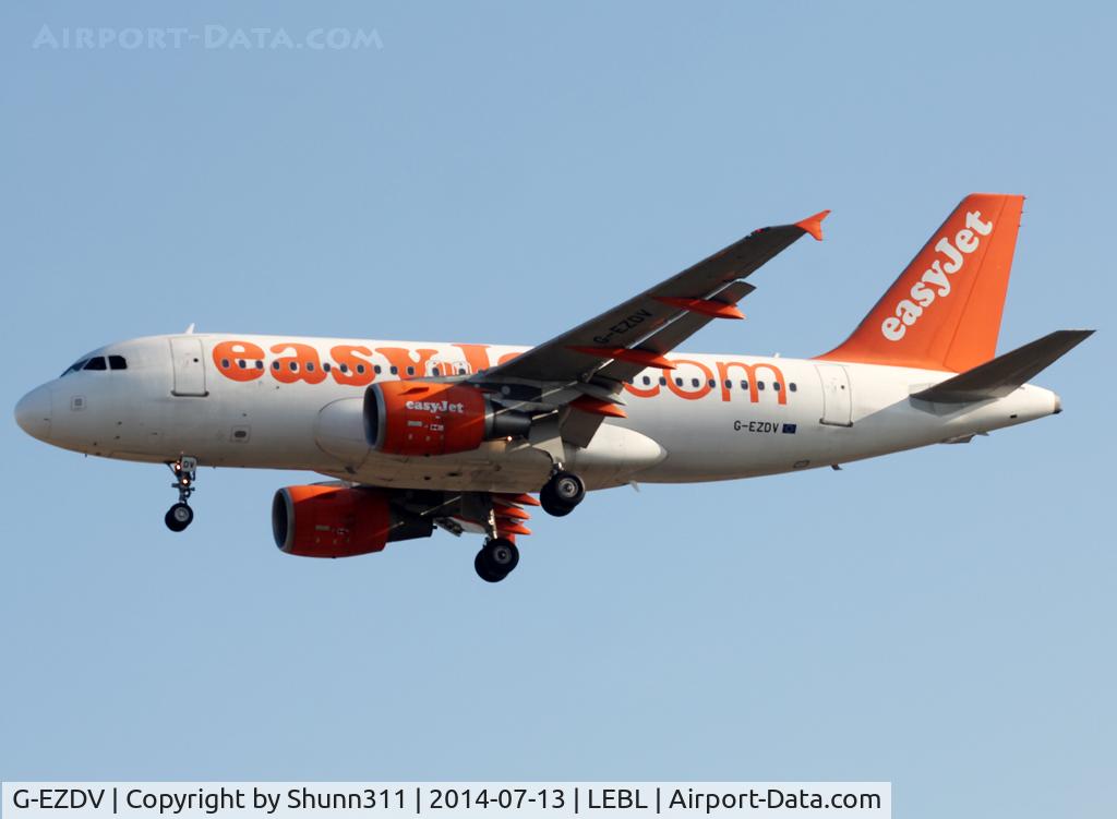 G-EZDV, 2008 Airbus A319-111 C/N 3742, Landing rwy 25R