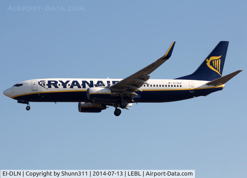 EI-DLN, 2006 Boeing 737-8AS C/N 33595, Landing rwy 25R