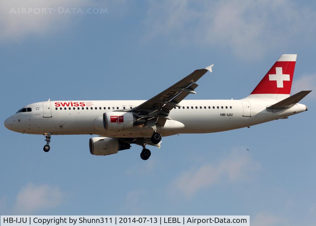 HB-IJU, 2003 Airbus A320-214 C/N 1951, Landing rwy 25R
