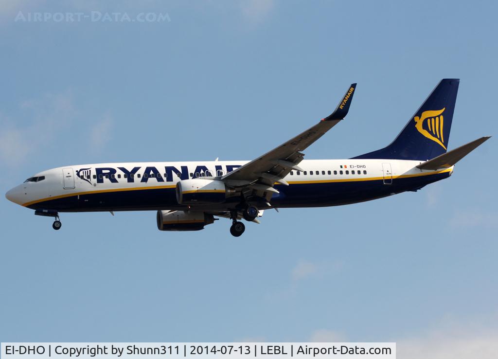 EI-DHO, 2005 Boeing 737-8AS C/N 33578, Landing rwy 25R