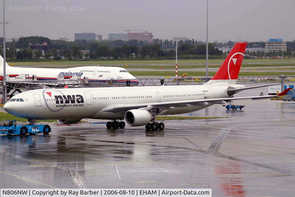 N806NW, 2004 Airbus A330-323 C/N 578, Airbus A330-323X [578] (Northwest Airlines) Amsterdam-Schiphol~PH 10/08/2006