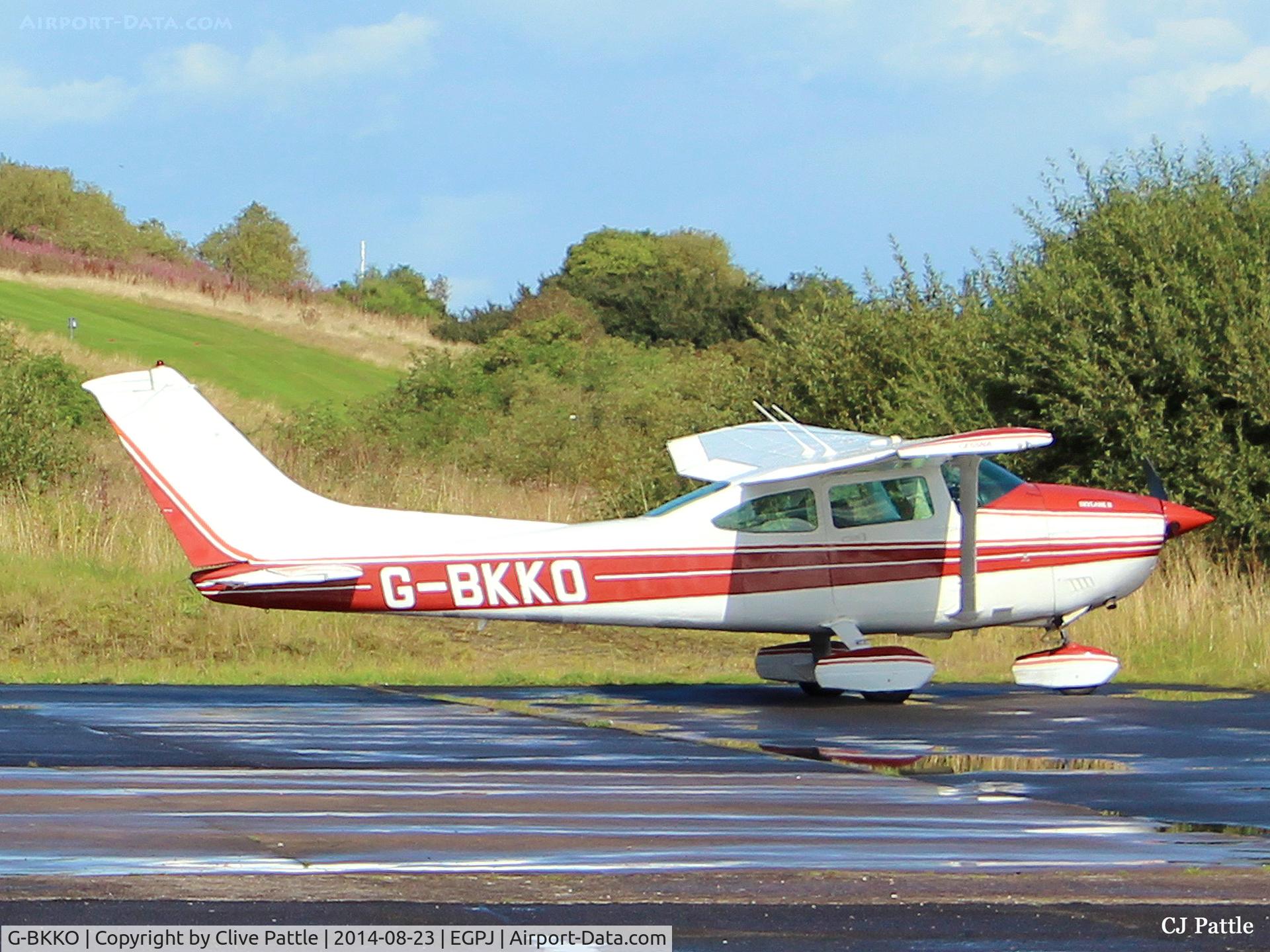 G-BKKO, 1981 Cessna 182R Skylane C/N 182-67852, On the apron at Glenrothes EGPJ