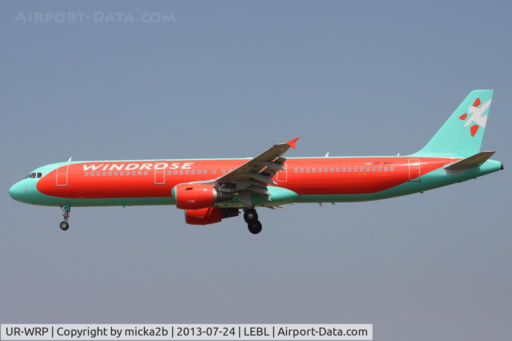 UR-WRP, 1997 Airbus A321-211 C/N 684, Landing