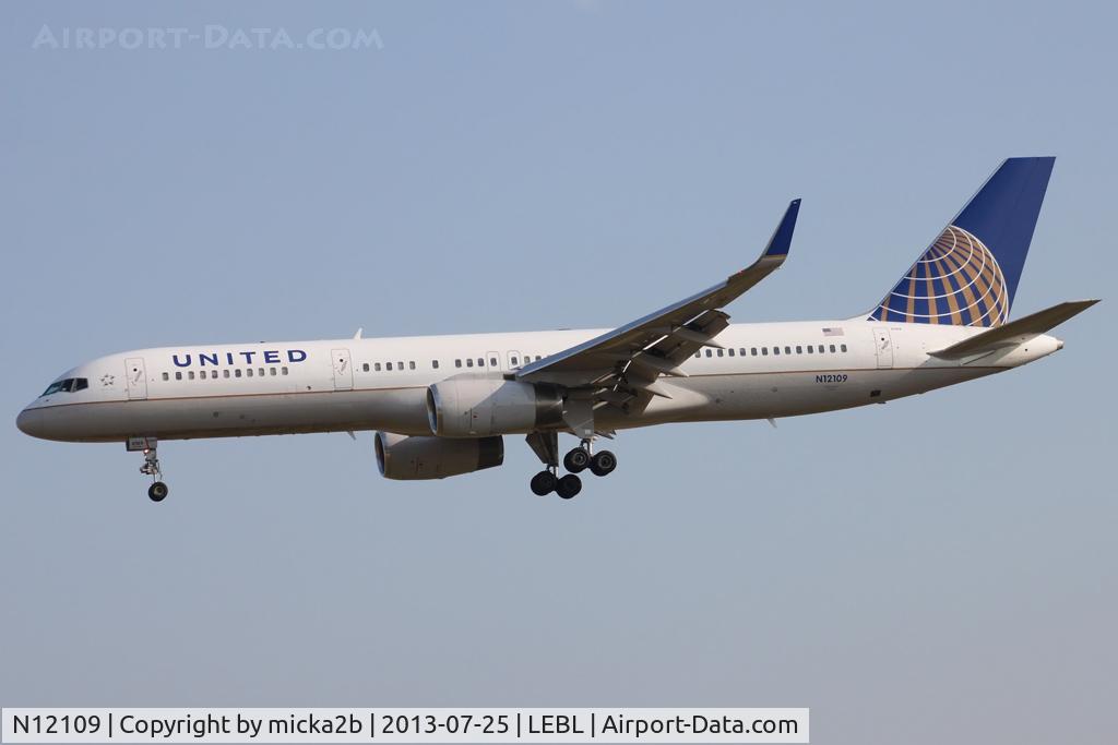 N12109, 1994 Boeing 757-224 C/N 27299, Landing