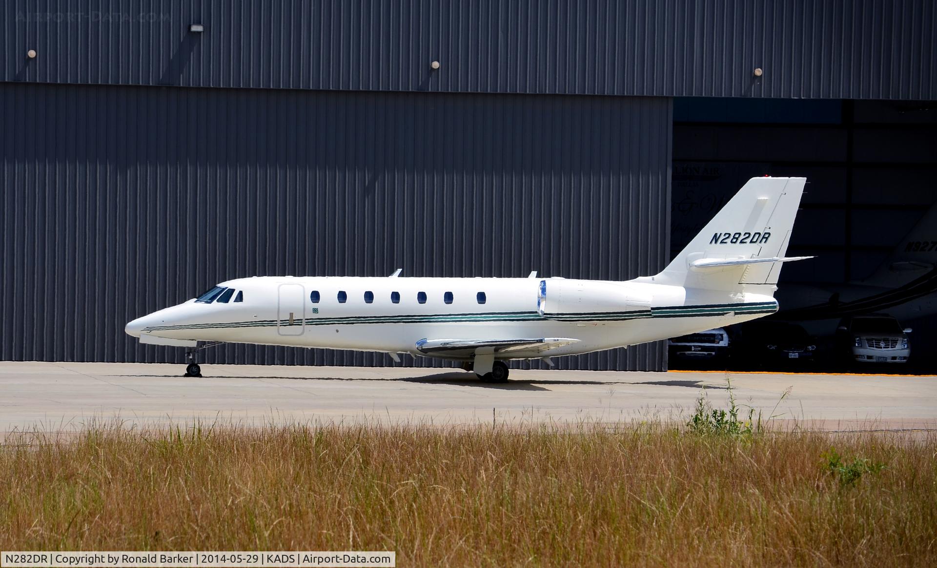 N282DR, 2006 Cessna 680 Citation Sovereign C/N 680-0111, Taxi Addison