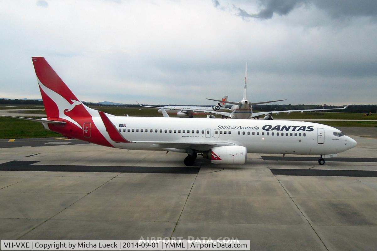 VH-VXE, 2001 Boeing 737-838 C/N 30899, At Tullamarine