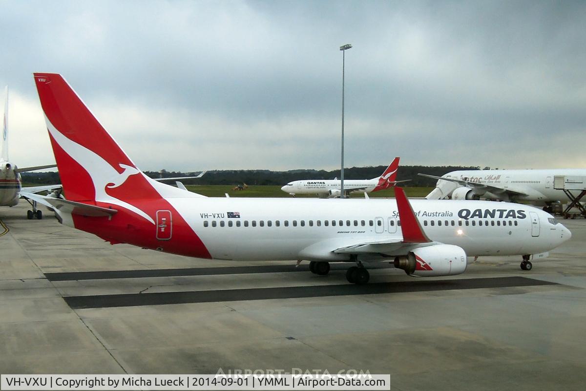 VH-VXU, 2003 Boeing 737-838 C/N 33761, At Tullamarine